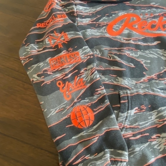 YOUNG and Reckless Los Angeles hoodie size small - Picture 9 of 9